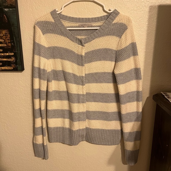 One of my favorite GAP cardigans. Beige and off white. - Picture 10 of 11